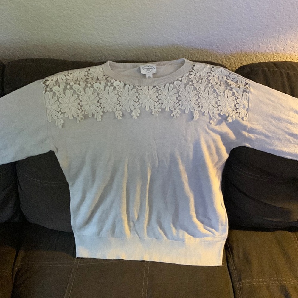 St. John’s Bay light cream beige-ish sweater- beatiful knit on top Great quality
